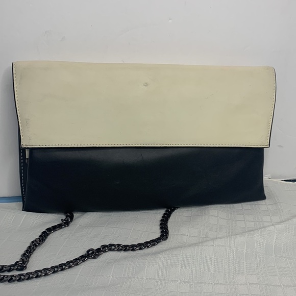 Pour La Victoire Frame Clutch in Black/White
Color:Black & White - Picture 3 of 10